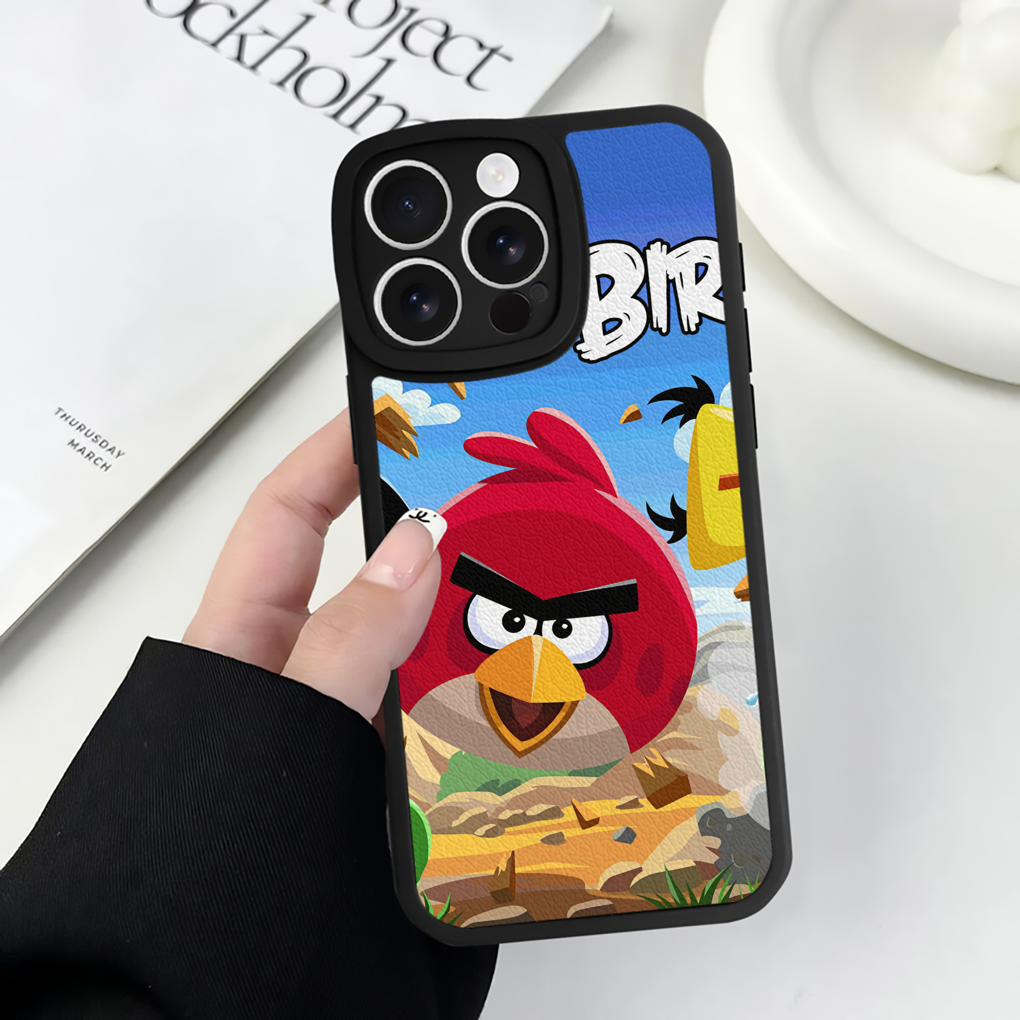 （画像用） Angry Birds アングリーバード 【iPhone 16シリーズ対応】シリコンスマホケース（レザー調） 材質：シリコン